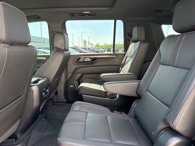 2025 Chevrolet Suburban RST