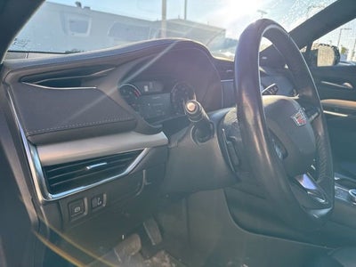 2023 Cadillac XT4 Premium Luxury