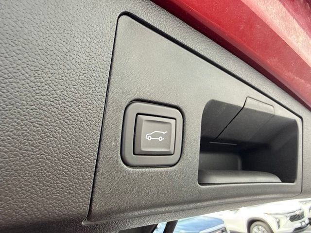 2025 Cadillac XT4 Sport