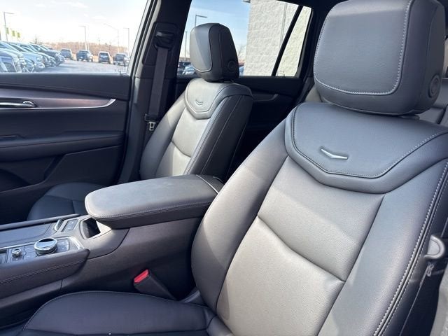 2025 Cadillac XT6 Luxury