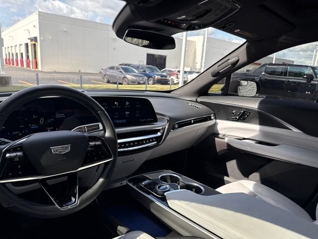 2025 Cadillac LYRIQ Luxury 1