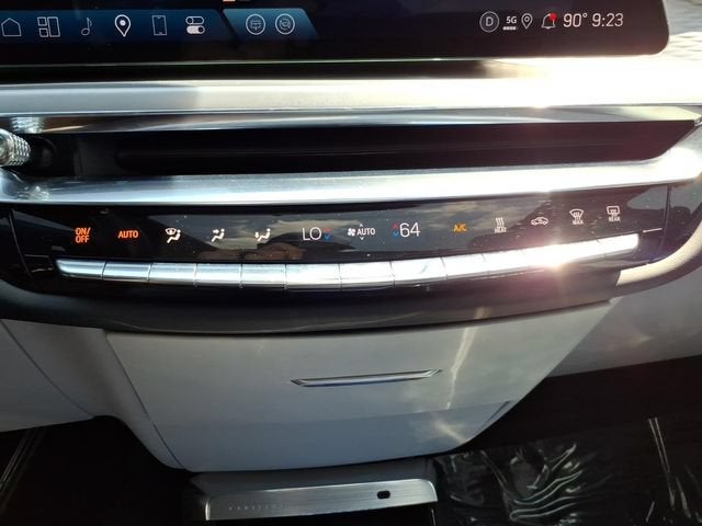 2025 Cadillac LYRIQ Luxury 1