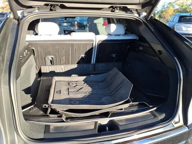 2024 Cadillac LYRIQ Luxury 1