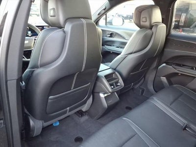 2024 Cadillac LYRIQ Luxury 1