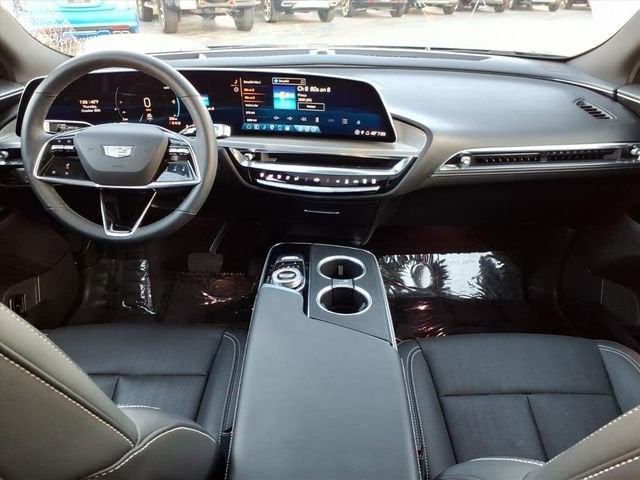 2024 Cadillac LYRIQ Luxury 1