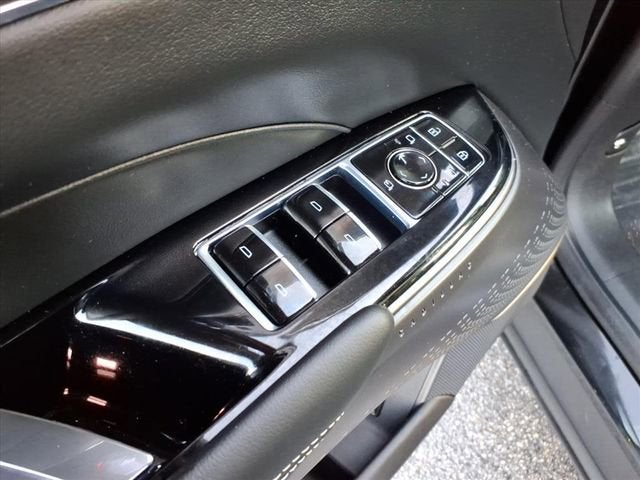 2024 Cadillac LYRIQ Luxury 1