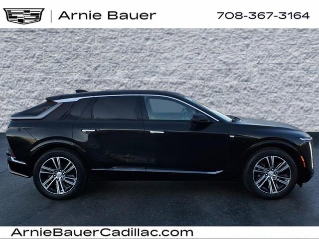 2024 Cadillac LYRIQ Luxury 1