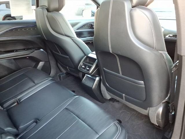 2024 Cadillac LYRIQ Luxury 1