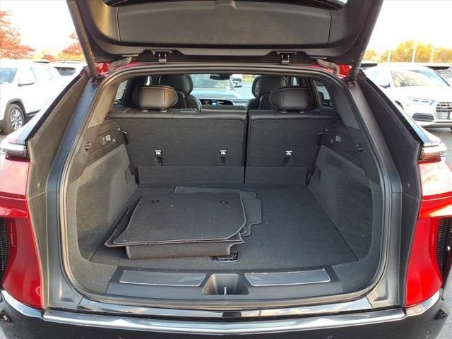 2024 Cadillac LYRIQ Luxury 1