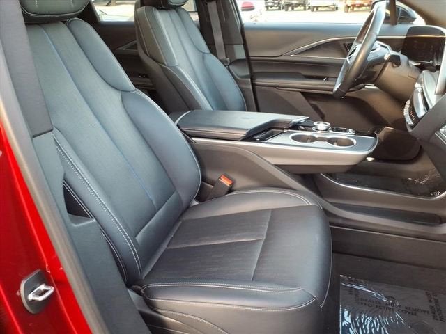 2024 Cadillac LYRIQ Luxury 1