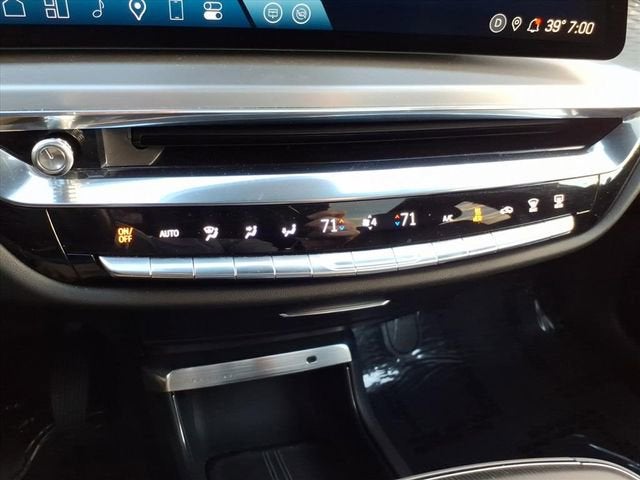 2024 Cadillac LYRIQ Luxury 1