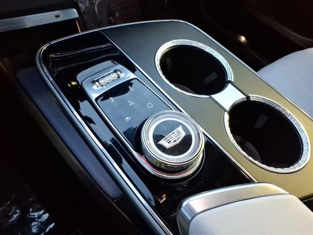 2024 Cadillac LYRIQ Luxury 1