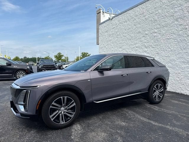 2024 Cadillac LYRIQ Luxury 2