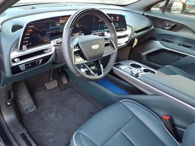 2024 Cadillac LYRIQ Luxury 3