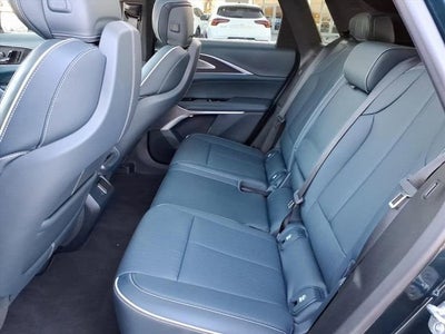 2024 Cadillac LYRIQ Luxury 3