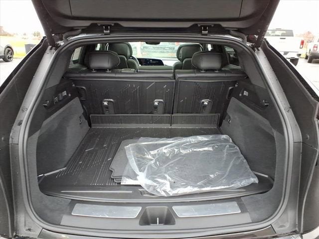 2024 Cadillac LYRIQ Luxury 3