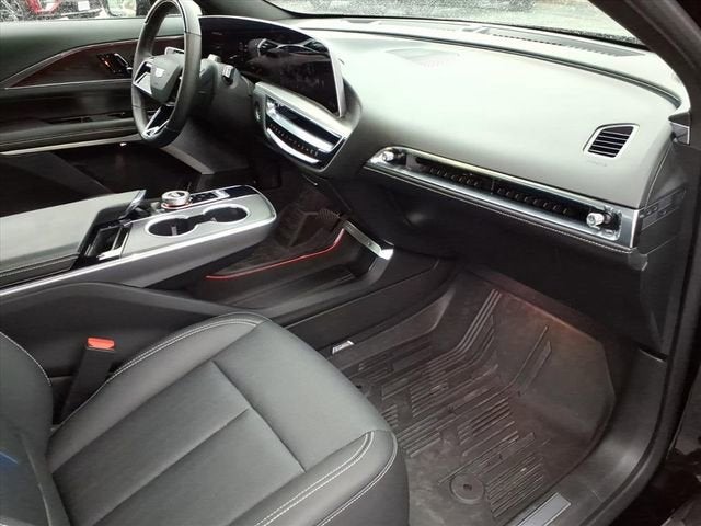 2024 Cadillac LYRIQ Luxury 3