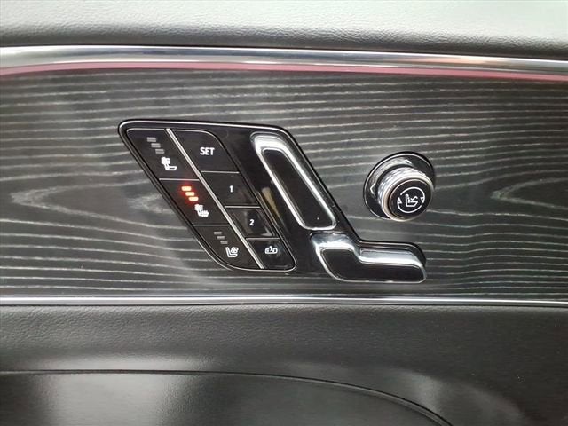 2024 Cadillac LYRIQ Luxury 3