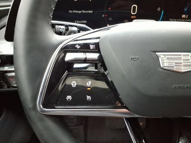 2024 Cadillac LYRIQ Luxury 3