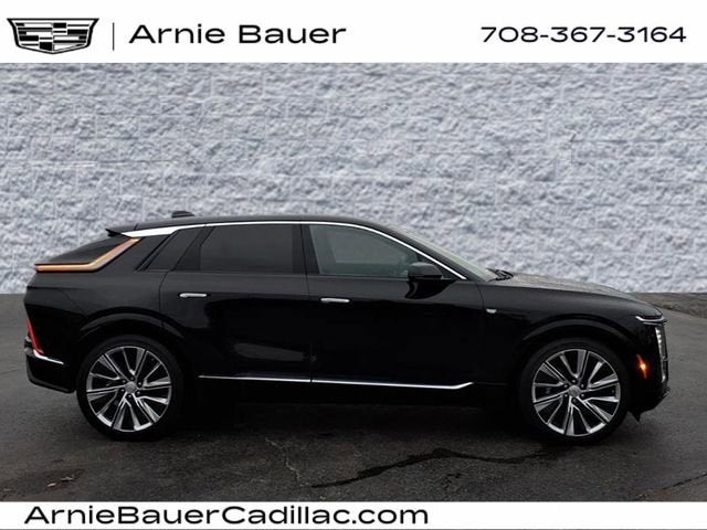 2024 Cadillac LYRIQ Luxury 3