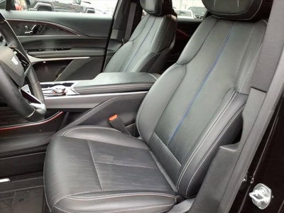 2024 Cadillac LYRIQ Luxury 3