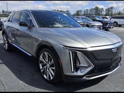 2025 Cadillac LYRIQ Luxury 3
