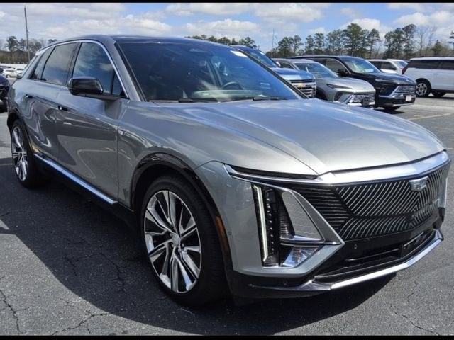 2025 Cadillac LYRIQ Luxury 3