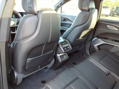 2025 Cadillac LYRIQ Luxury 3