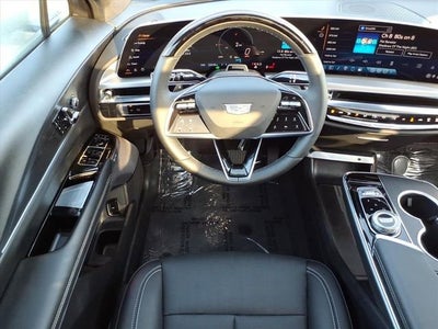 2025 Cadillac LYRIQ Luxury 3