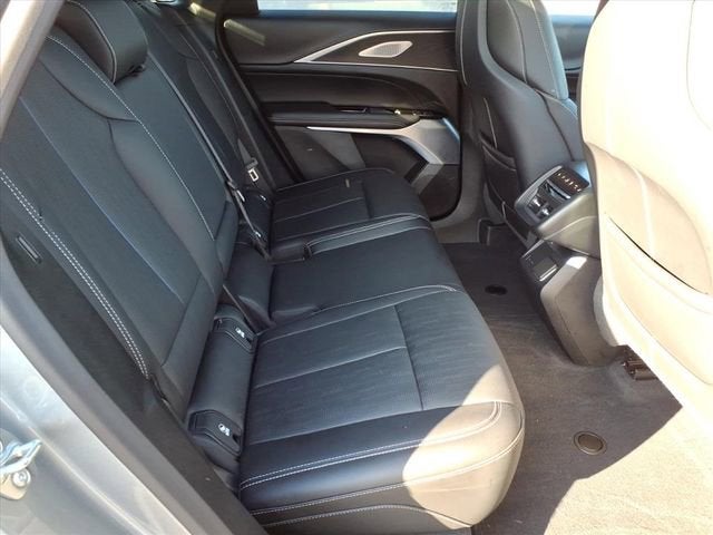 2025 Cadillac LYRIQ Luxury 3