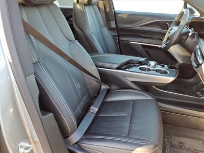 2025 Cadillac LYRIQ Luxury 3