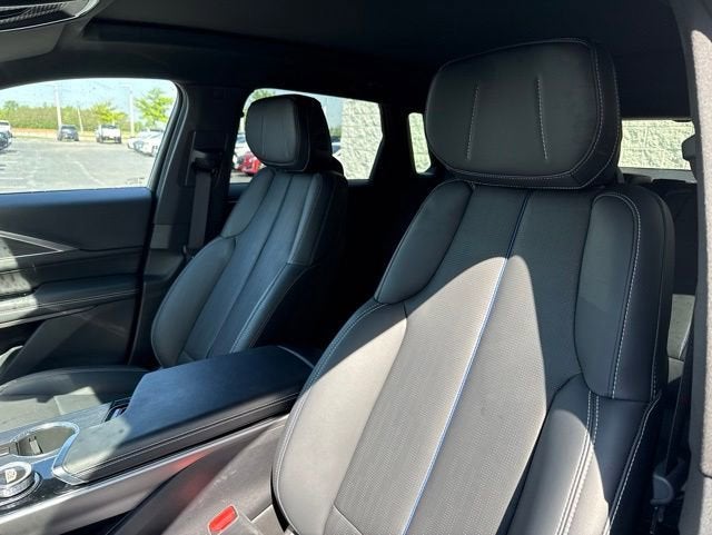 2024 Cadillac LYRIQ Sport 1