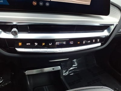 2025 Cadillac LYRIQ Luxury 3