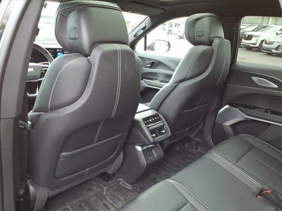 2025 Cadillac LYRIQ Luxury 3
