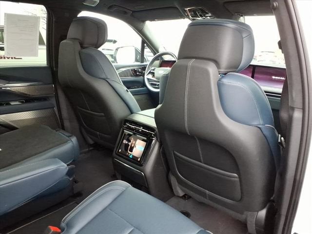 2025 Cadillac ESCALADE IQ Luxury 2