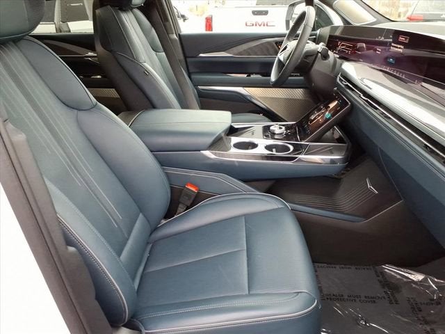 2025 Cadillac ESCALADE IQ Luxury 2