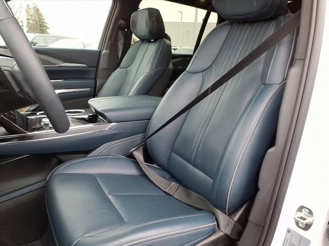 2025 Cadillac ESCALADE IQ Luxury 2