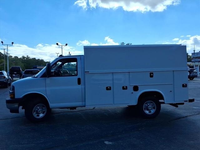 2025 Chevrolet Express Cutaway 3500 1WT