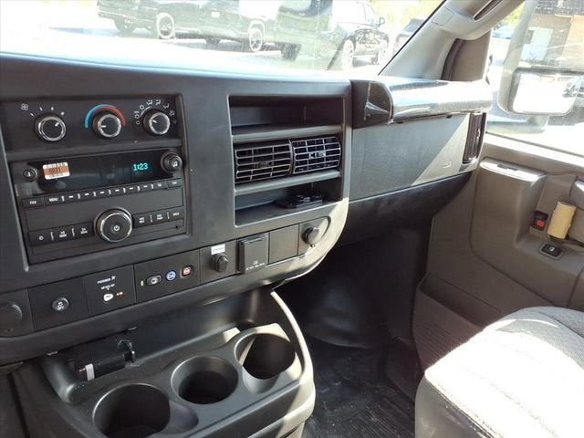 2025 Chevrolet Express Cutaway 3500 1WT