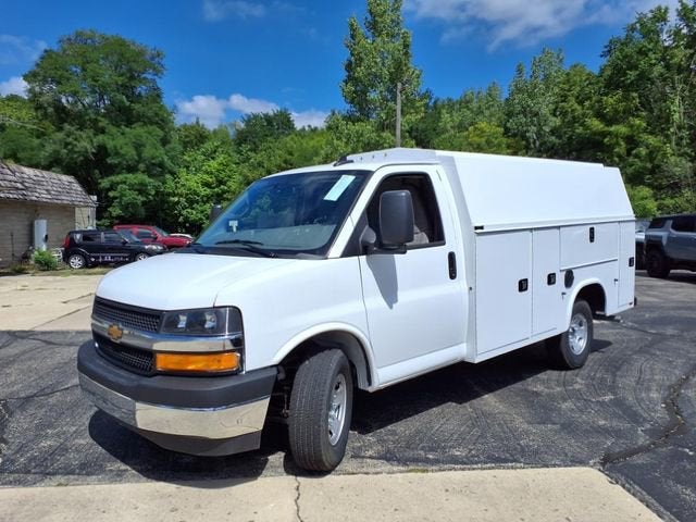 2025 Chevrolet Express Cutaway 3500 1WT