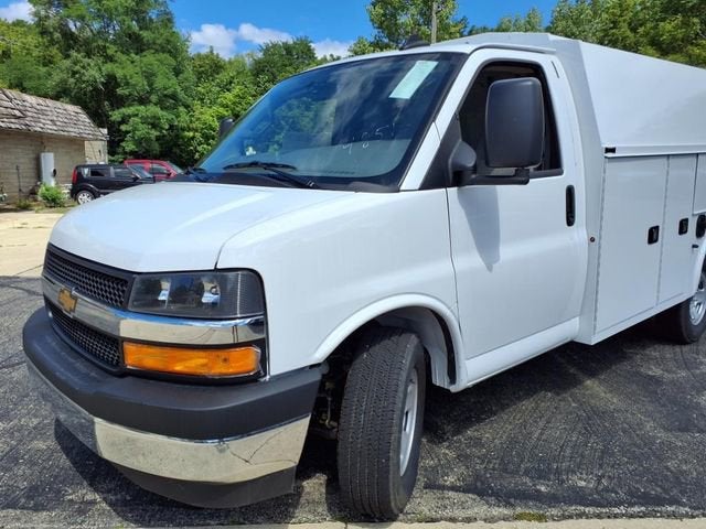 2025 Chevrolet Express Cutaway 3500 1WT