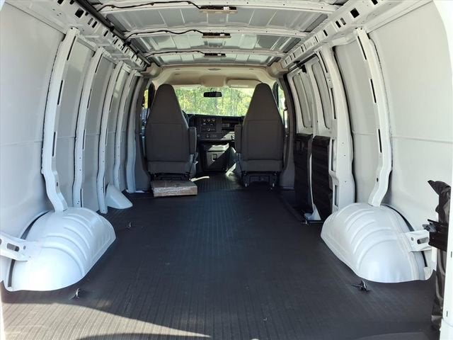 2025 GMC Savana Cargo 2500 Work Van