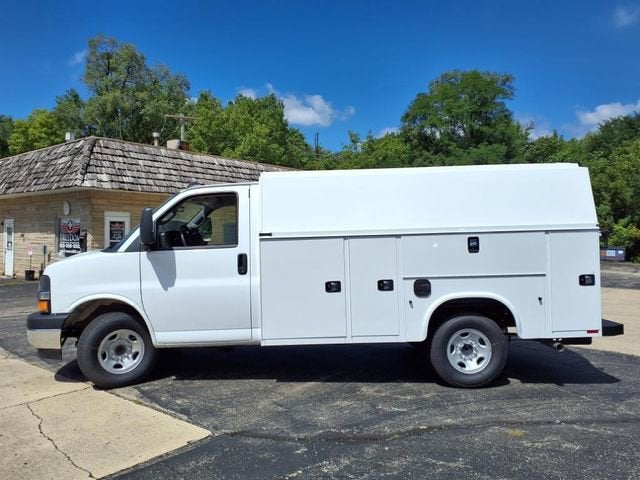 2025 Chevrolet Express Cutaway 3500 1WT