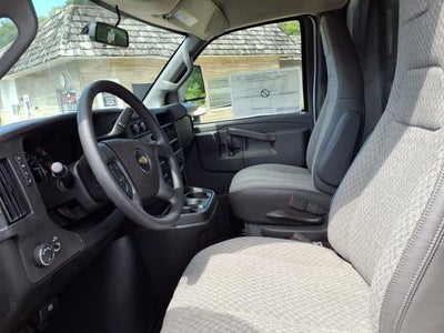 2025 Chevrolet Express Cutaway 3500 1WT