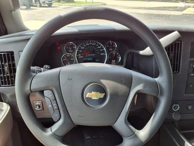 2025 Chevrolet Express Cutaway 3500 1WT
