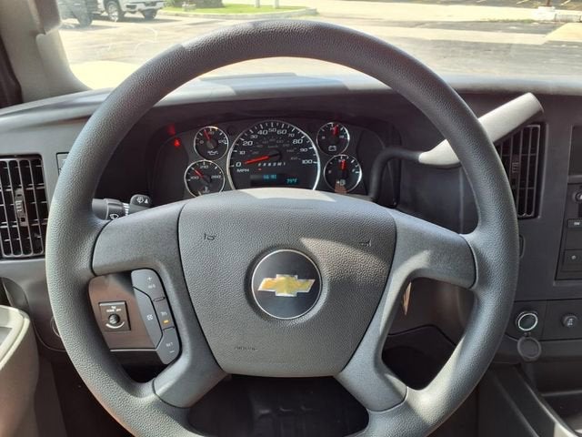 2025 Chevrolet Express Cutaway 3500 1WT