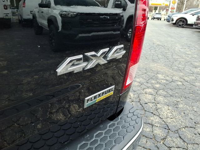 2016 RAM 1500 SLT